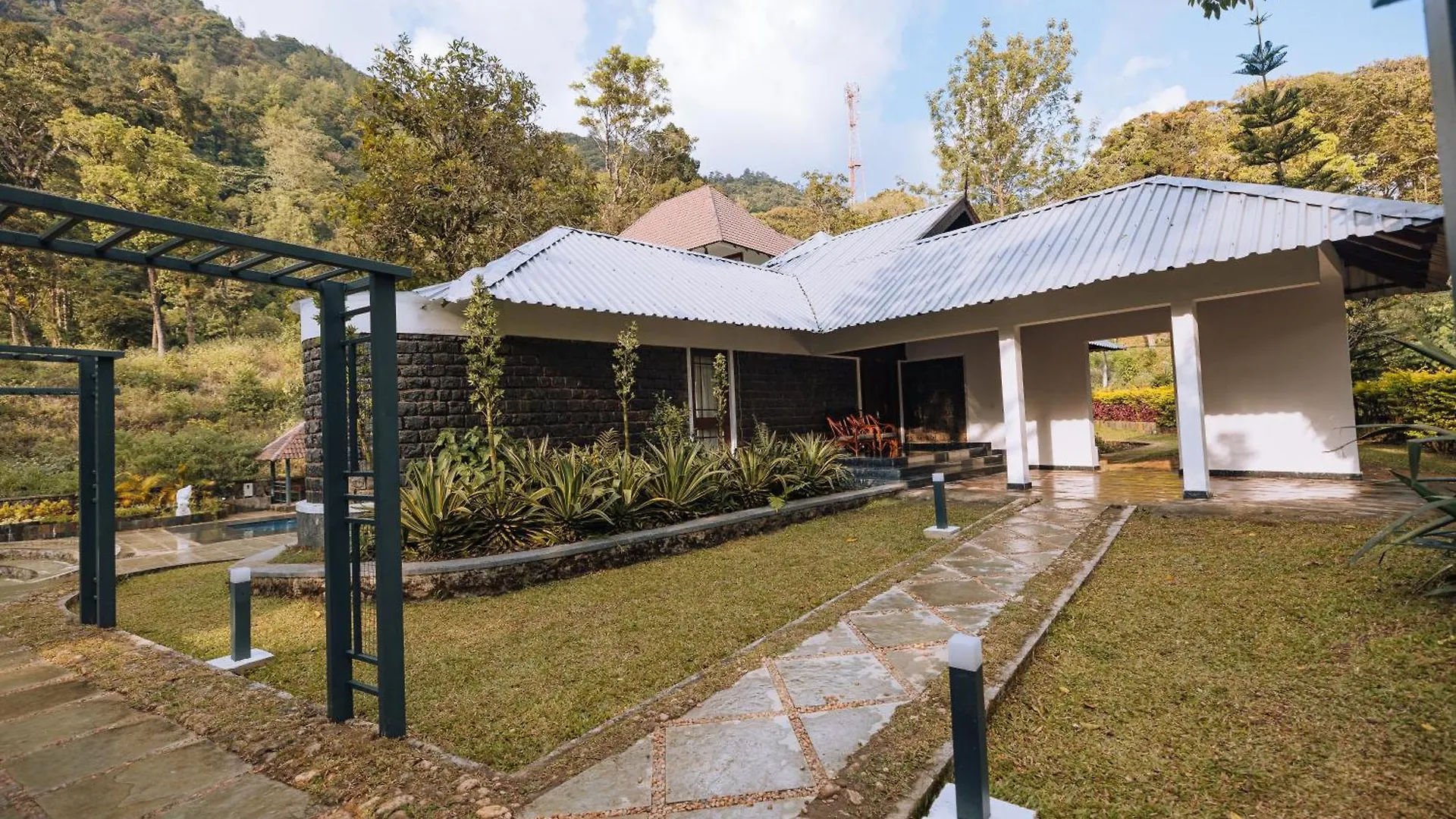 Elixir Woods Luxury Resort And Spa, Munnar