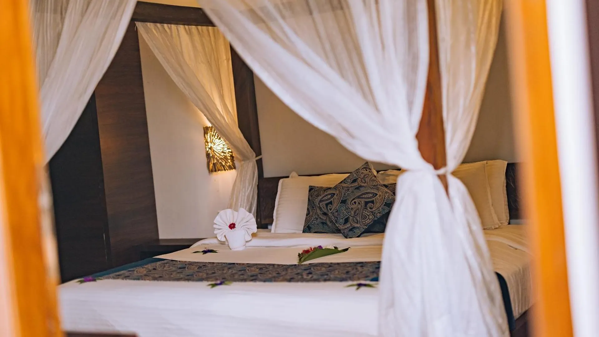 Elixir Woods Luxury Resort And Spa, Munnar 4*,