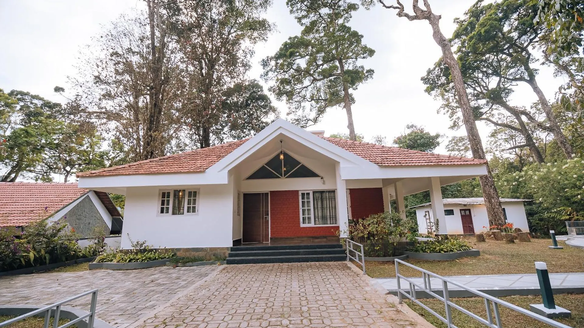 Elixir Woods Luxury Resort And Spa, Munnar