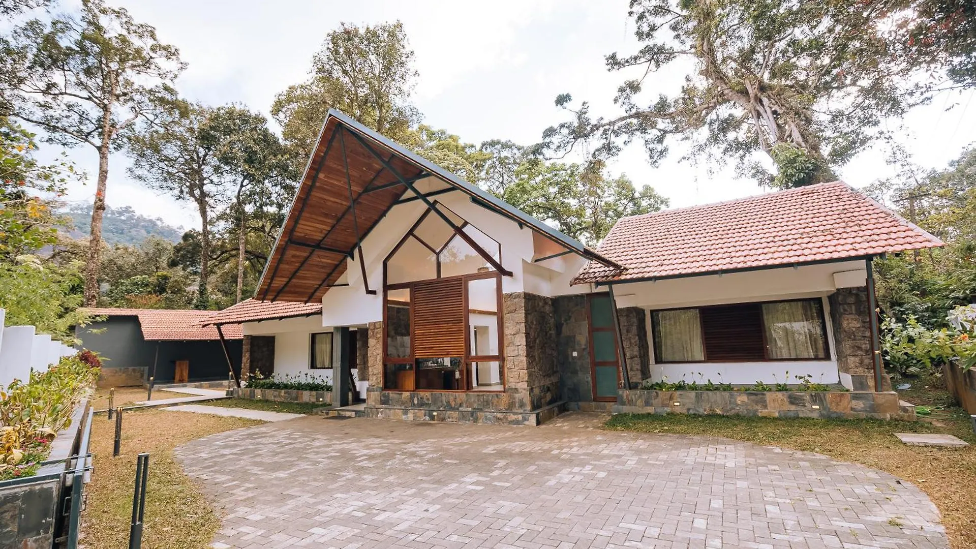 ****  Elixir Woods Luxury Resort And Spa, Munnar India