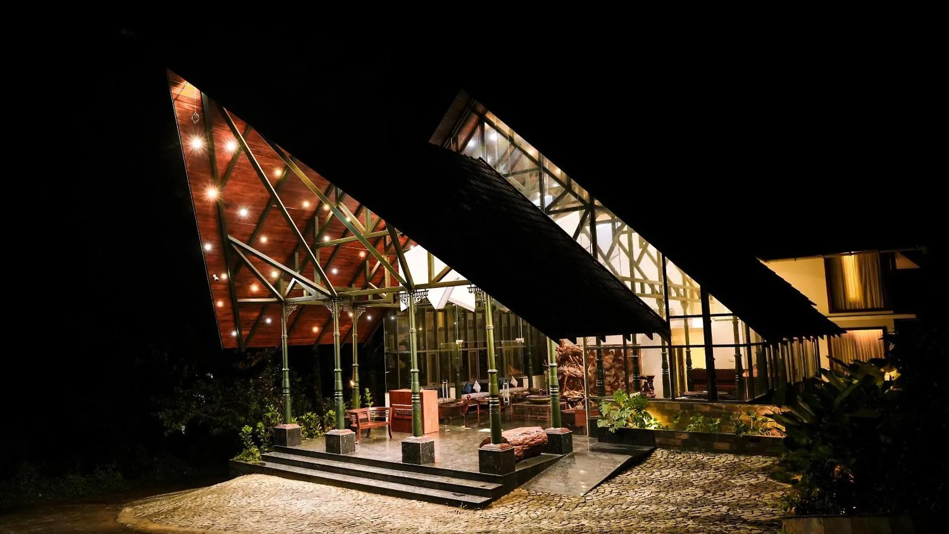 Elixir Woods Luxury Resort And Spa, Munnar
