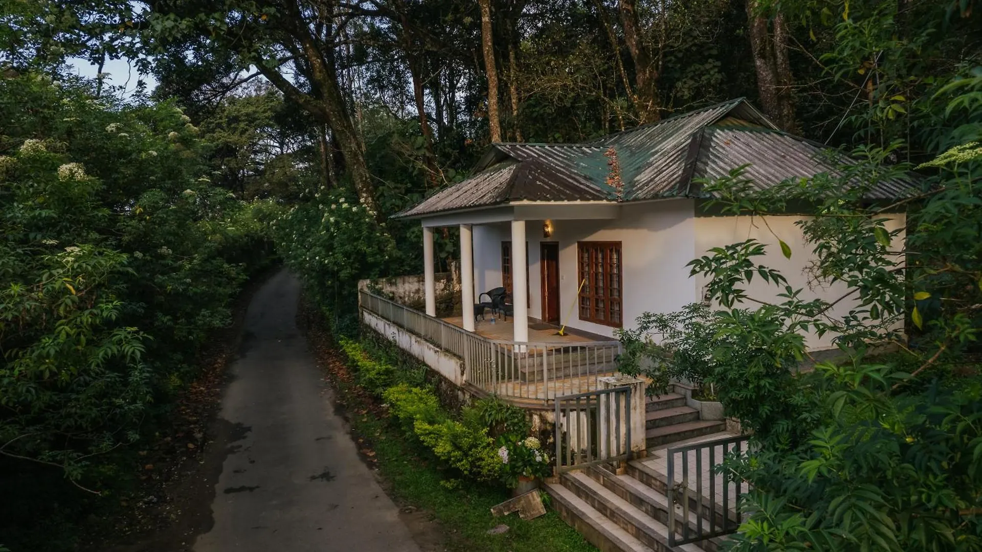 Elixir Woods Luxury Resort And Spa, Munnar 4*,  India