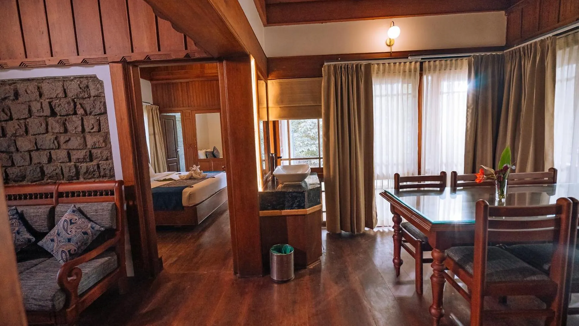 Elixir Woods Luxury Resort And Spa, Munnar