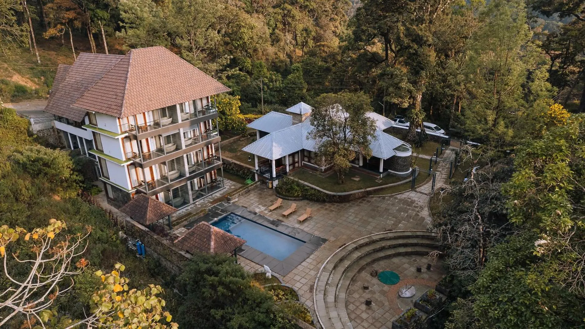 Elixir Woods Luxury Resort And Spa, Munnar 4*,