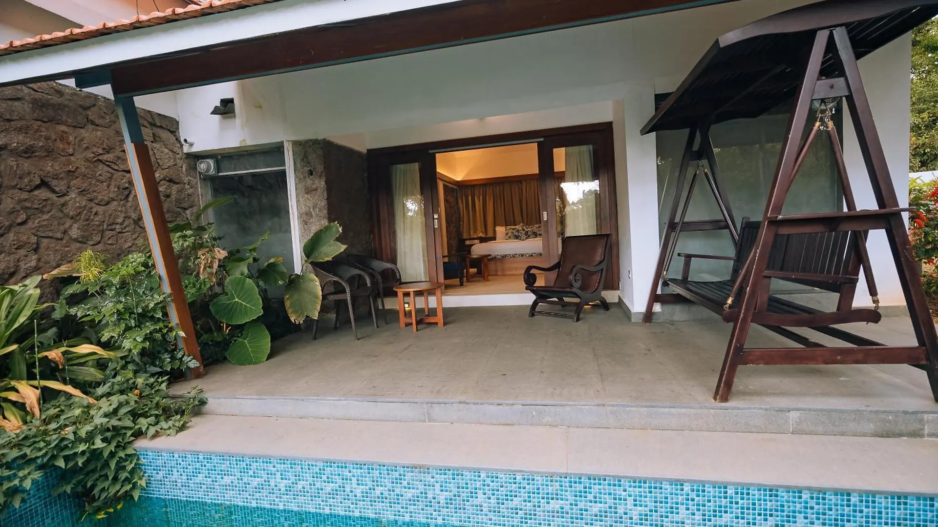 Elixir Woods Luxury Resort And Spa, Munnar 4*,  India