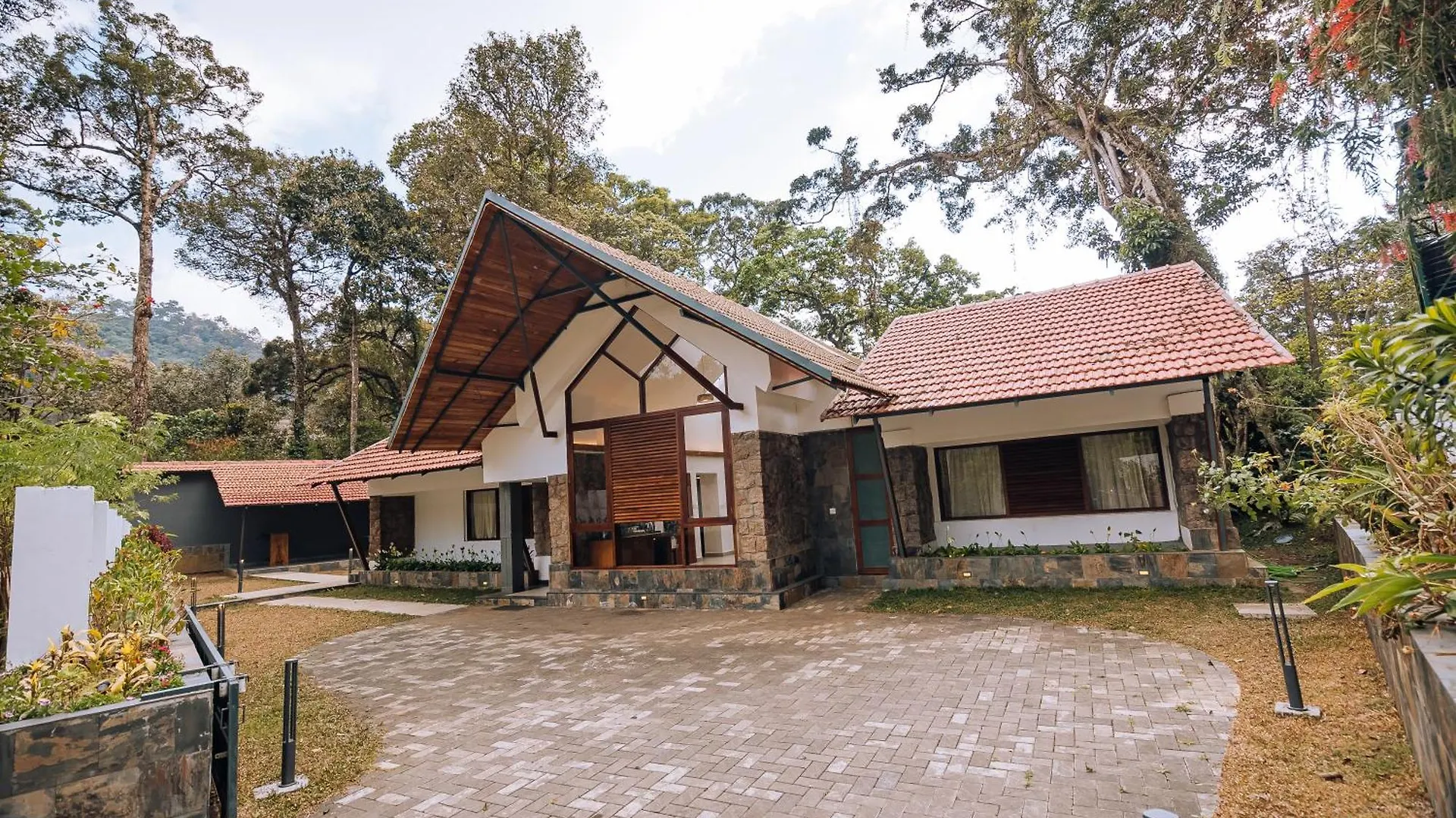 ****  Elixir Woods Luxury Resort And Spa, Munnar India
