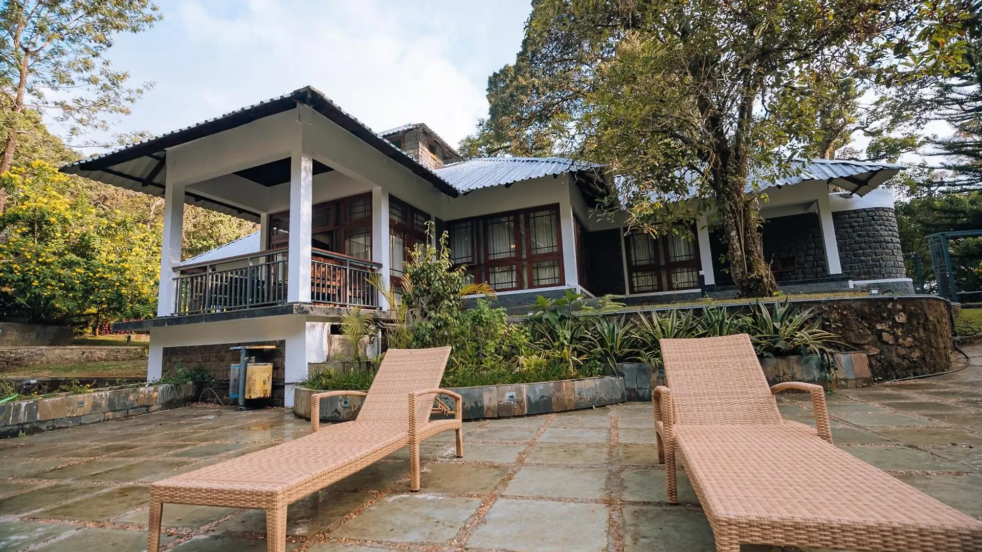Elixir Woods Luxury Resort And Spa, Munnar 4*,