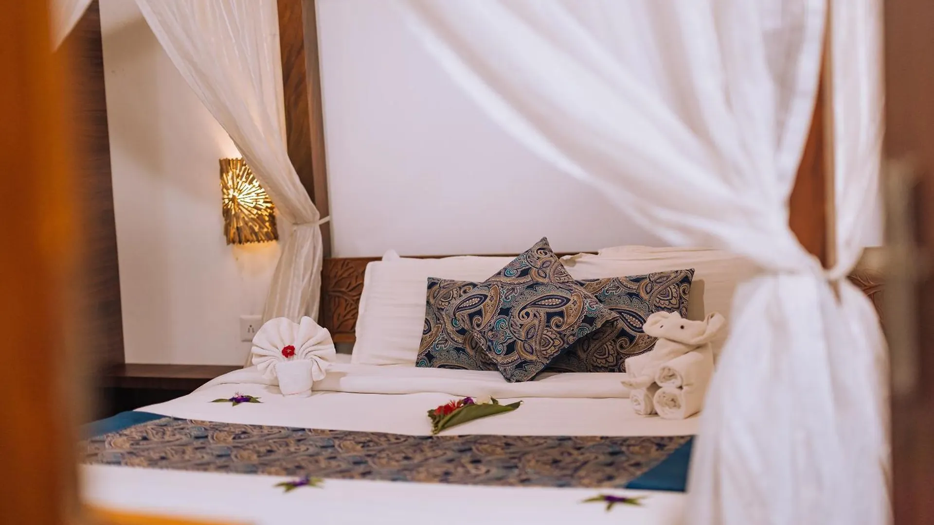 Elixir Woods Luxury Resort And Spa, Munnar 4*,