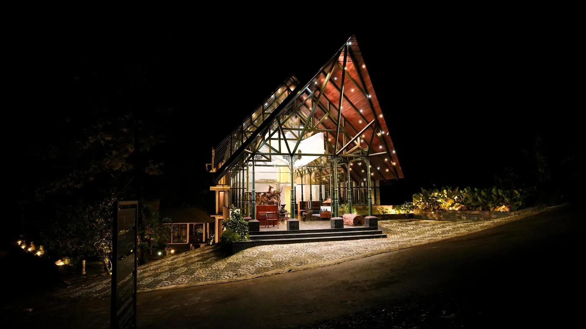 Elixir Woods Luxury Resort And Spa, Munnar