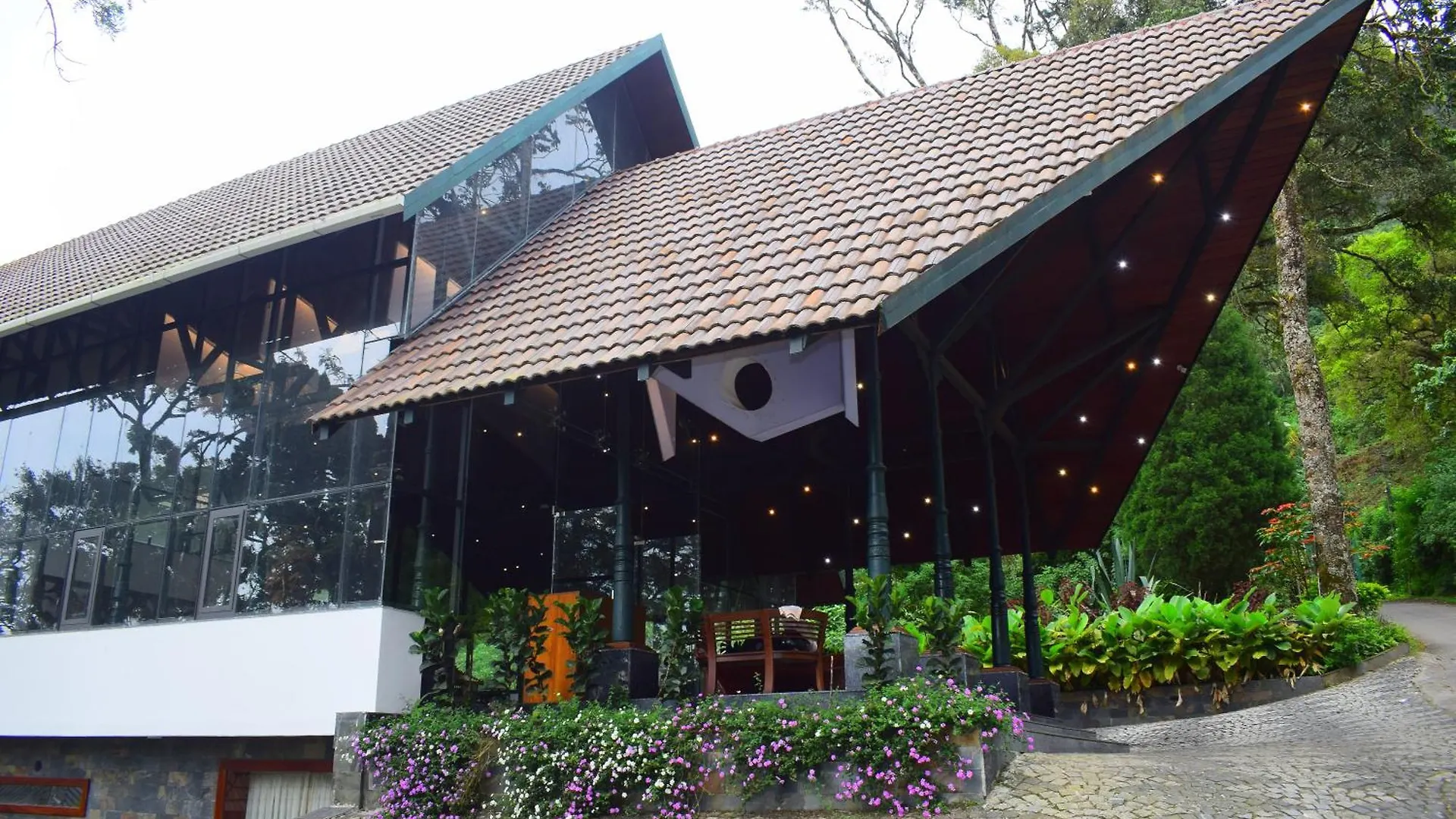 Elixir Woods Luxury Resort And Spa, Munnar