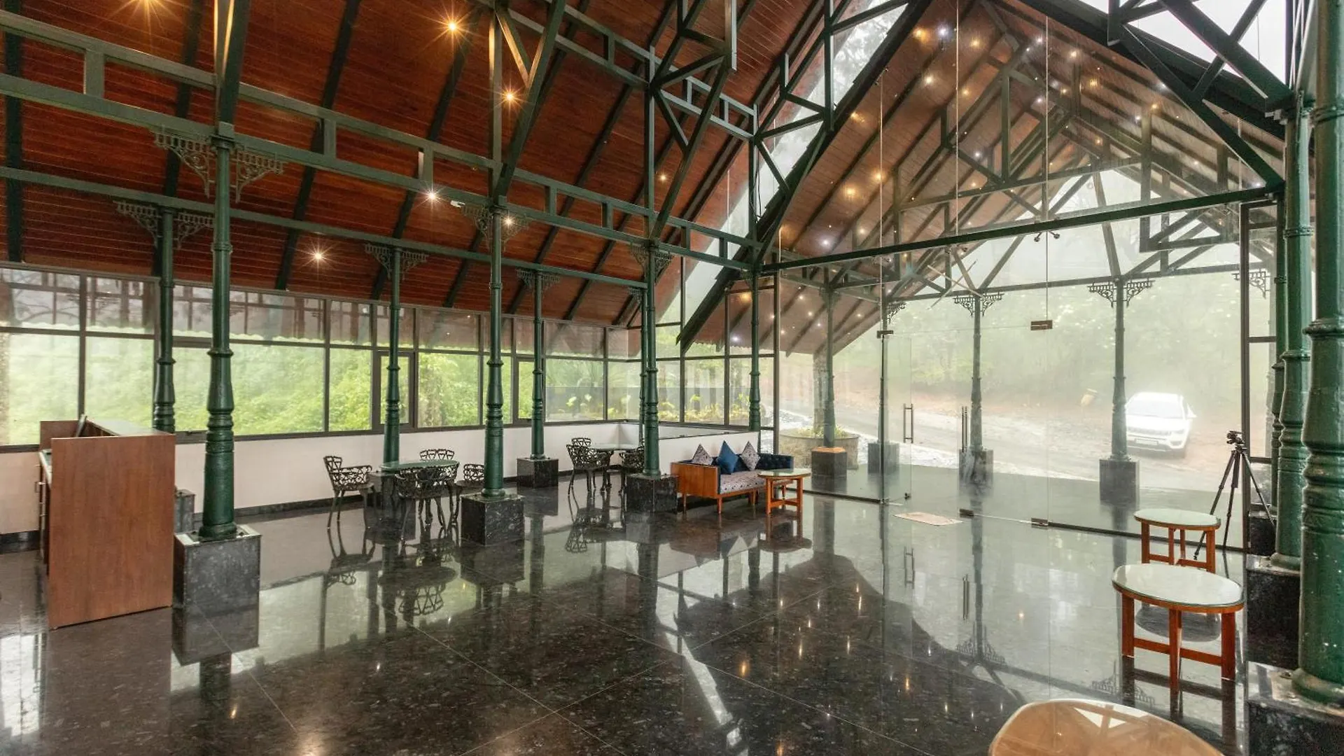 Elixir Woods Luxury Resort And Spa, Munnar 4*,